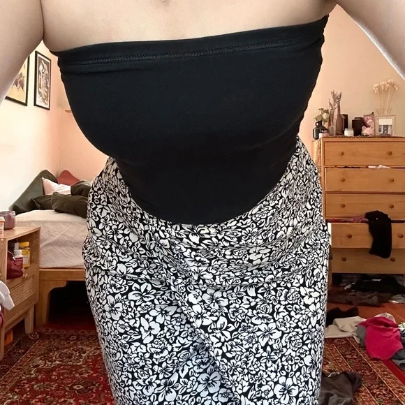 Vintage Liz Claiborne floral wrap skirt! - Picture 2 of 3